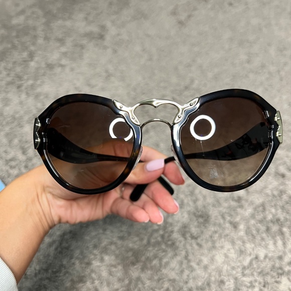 PRADA SUNGLASSES WOMEN'S BUTTERFLY STYLE HAVANA W/ BROWN GRADIENT LENS PR09TS-2A - Picture 6 of 16